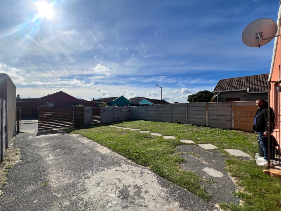 2 Bedroom Property for Sale in Colorado Park Western Cape